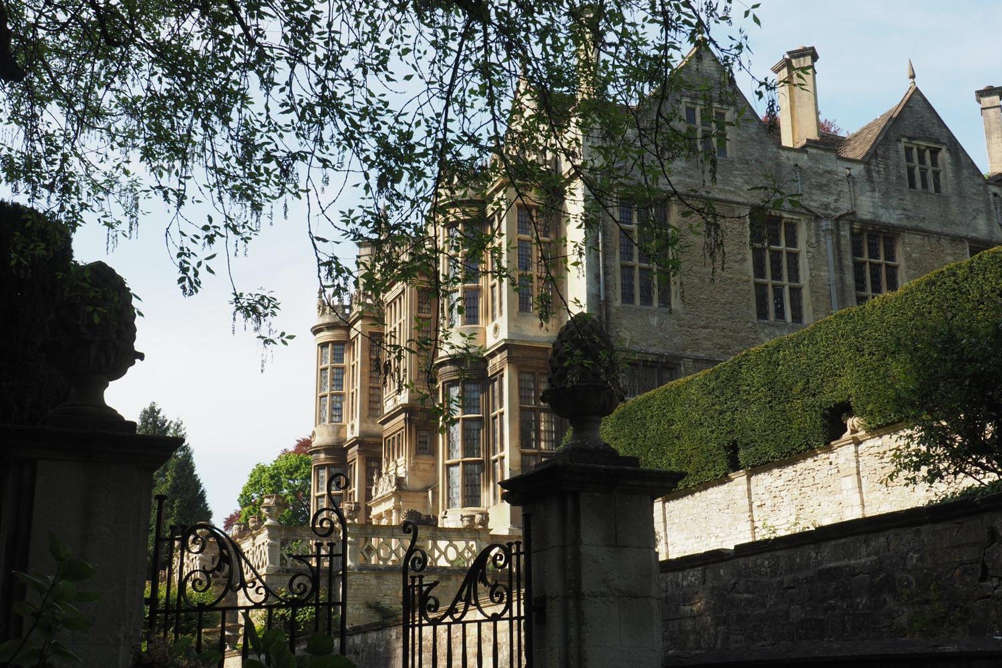 The Hall - Historic Grade I-Listed Jacobean Mansion Брадфорд на Аэвен Экстерьер фото